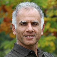 Reza Rejaie headshot